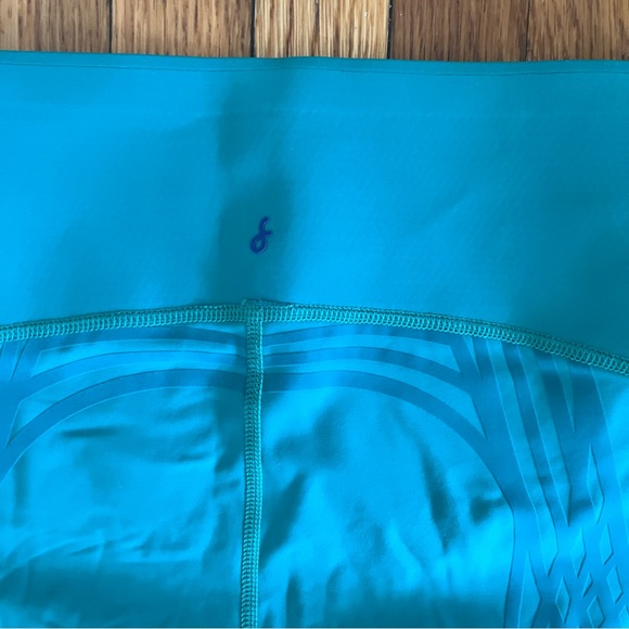 Fanka Like New Body Sculpt Reversible Emerald Green 7/8 Leggings XS - Picture 5 of 6